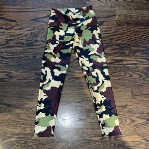 Katie J NYC camouflage leggings size L